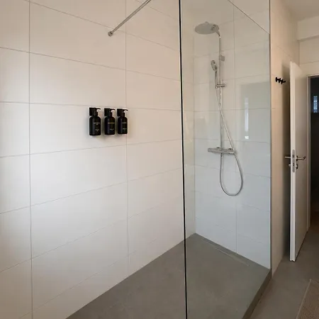 Modernes In Center Apartment *